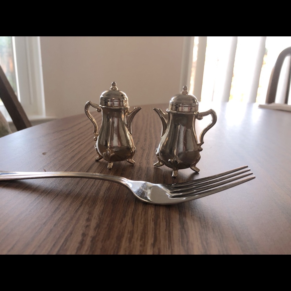 Salt & Pepper Shakers